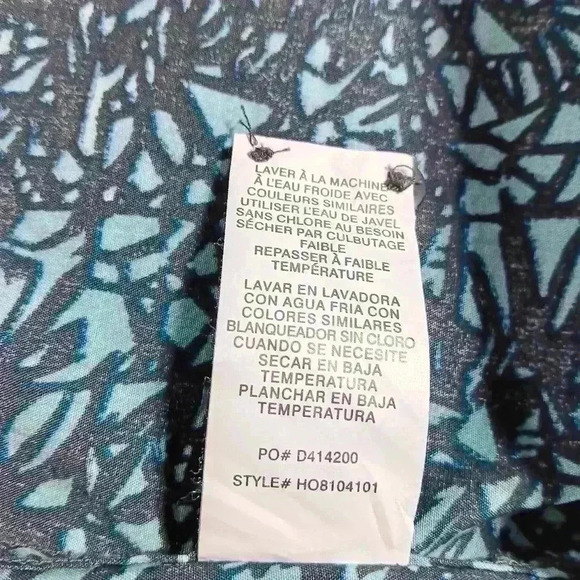 O Neill 💯 Cotton short sleeve button down shirt.  Men's size L - Picture 5 of 6